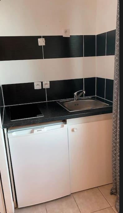 Charmant Studio De 23M2 Avinyon Dış mekan fotoğraf